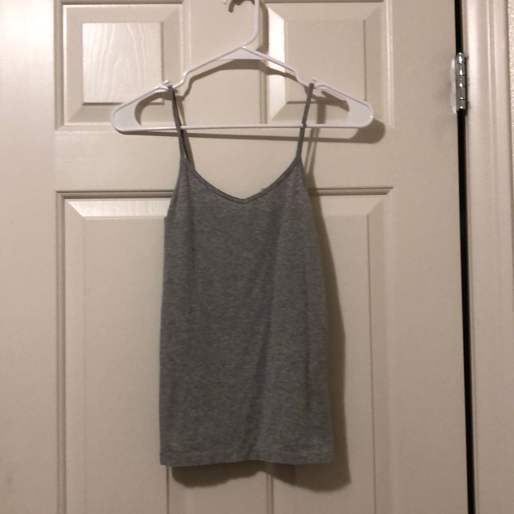 grey tank top
